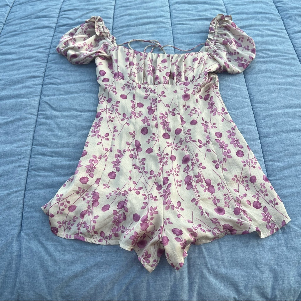 American Threads Ecra/Purple Puff Sleeves Romper Size Medium